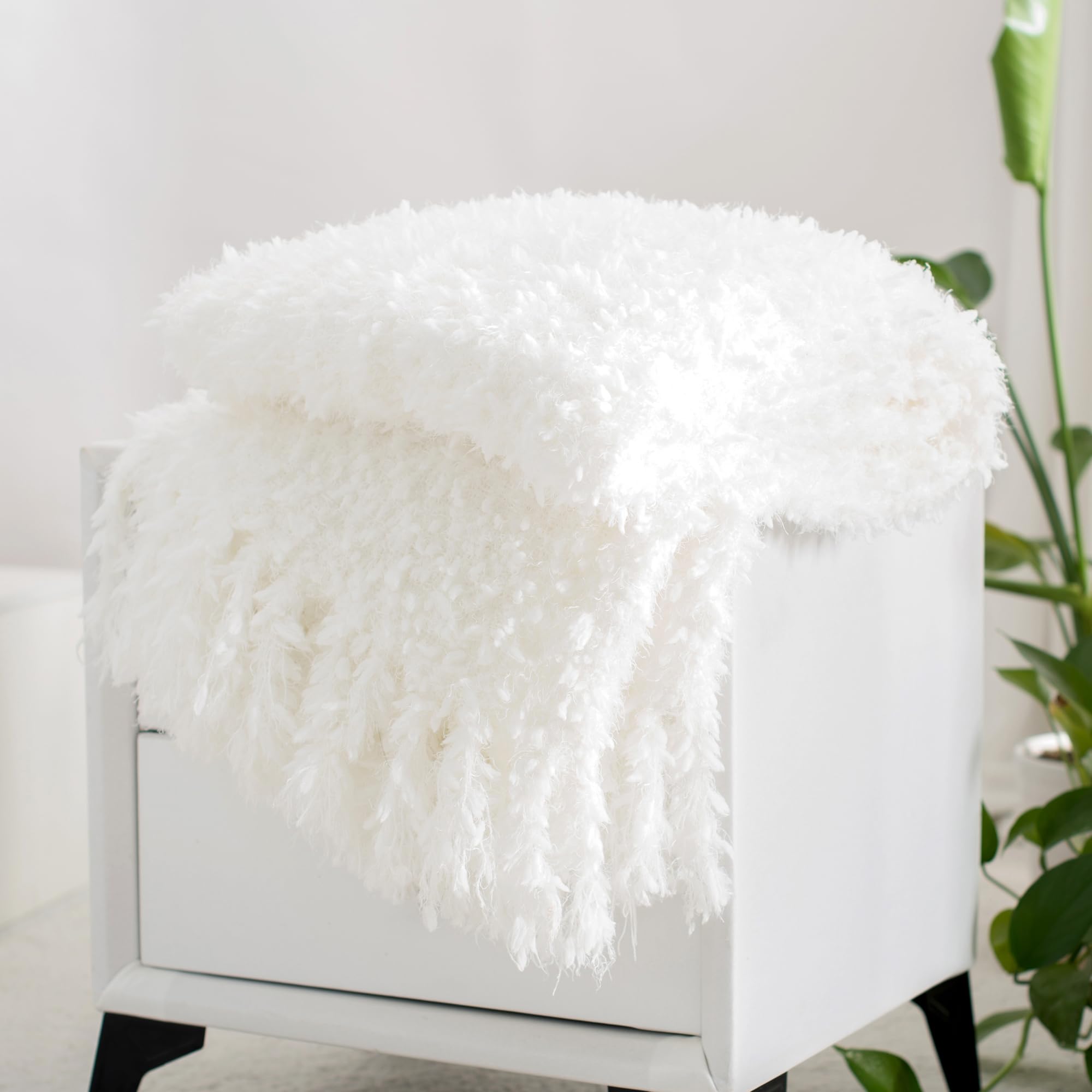 Winter Knit Throw Blanket Fluffy Fuzzy Soft Lightweight Cozy Farmhouse Tassels Chunky Knitted Throws for Couch Sofa Bed (Navy Blue, 50"x60")