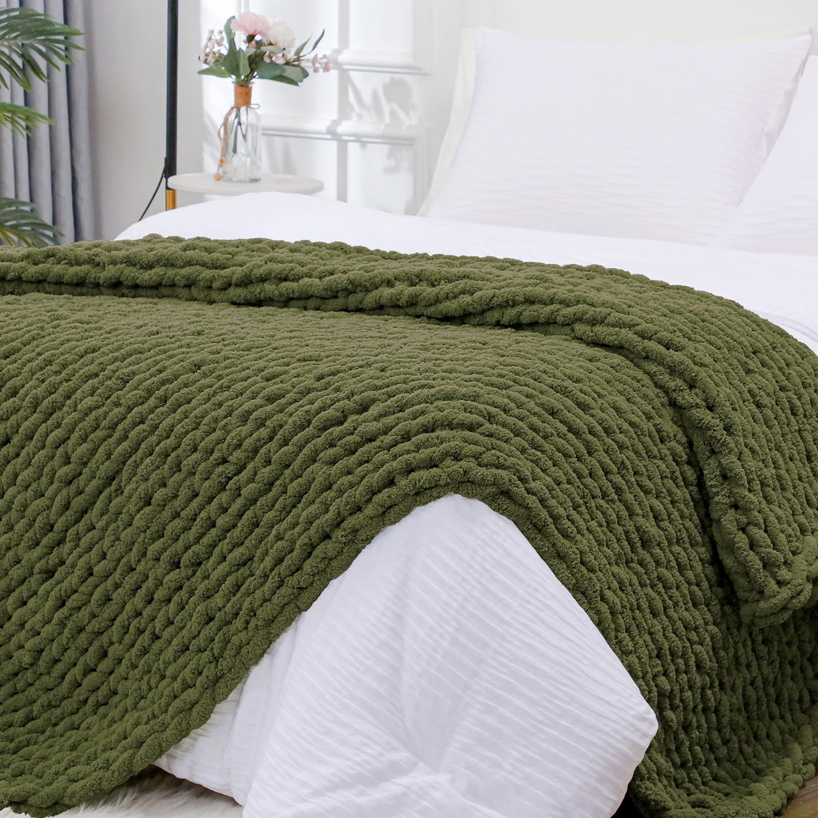 Bigacogo Chunky Knit Throw Blanket for Couch, 40x60 inches, 100% Hand Knitted with Thick Jumbo Chenille Yarn, Cozy Soft Large Rope Knot Cable Crochet Blankets for Sofa Bed Living Room, Beige
