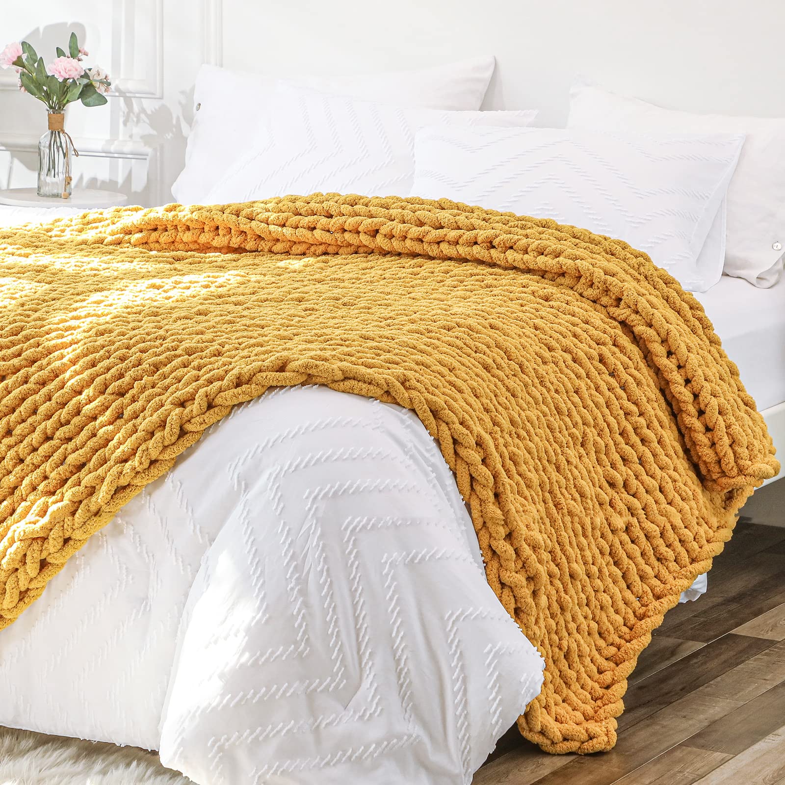 Bigacogo Chunky Knit Throw Blanket for Couch, 40x60 inches, 100% Hand Knitted with Thick Jumbo Chenille Yarn, Cozy Soft Large Rope Knot Cable Crochet Blankets for Sofa Bed Living Room, Beige