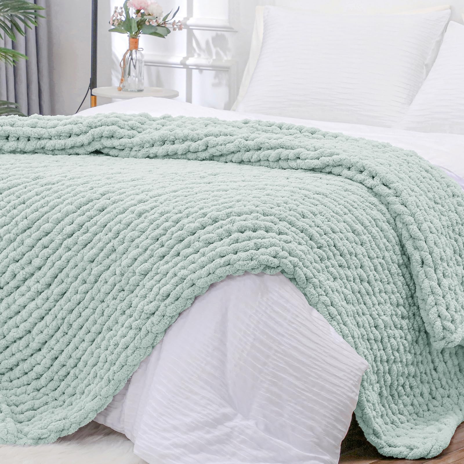 Bigacogo Chunky Knit Throw Blanket for Couch, 40x60 inches, 100% Hand Knitted with Thick Jumbo Chenille Yarn, Cozy Soft Large Rope Knot Cable Crochet Blankets for Sofa Bed Living Room, Beige