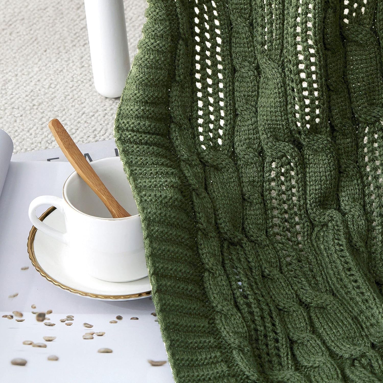 Aormenzy Cable Knit Throw Blankets 50 x 60 Inches, Soft Cozy and Lightweight Knitted Blanket, Machine Washable Acrylic Blanket, Decorative Throw Blanket for Couch Sofa Bed, Forest Green