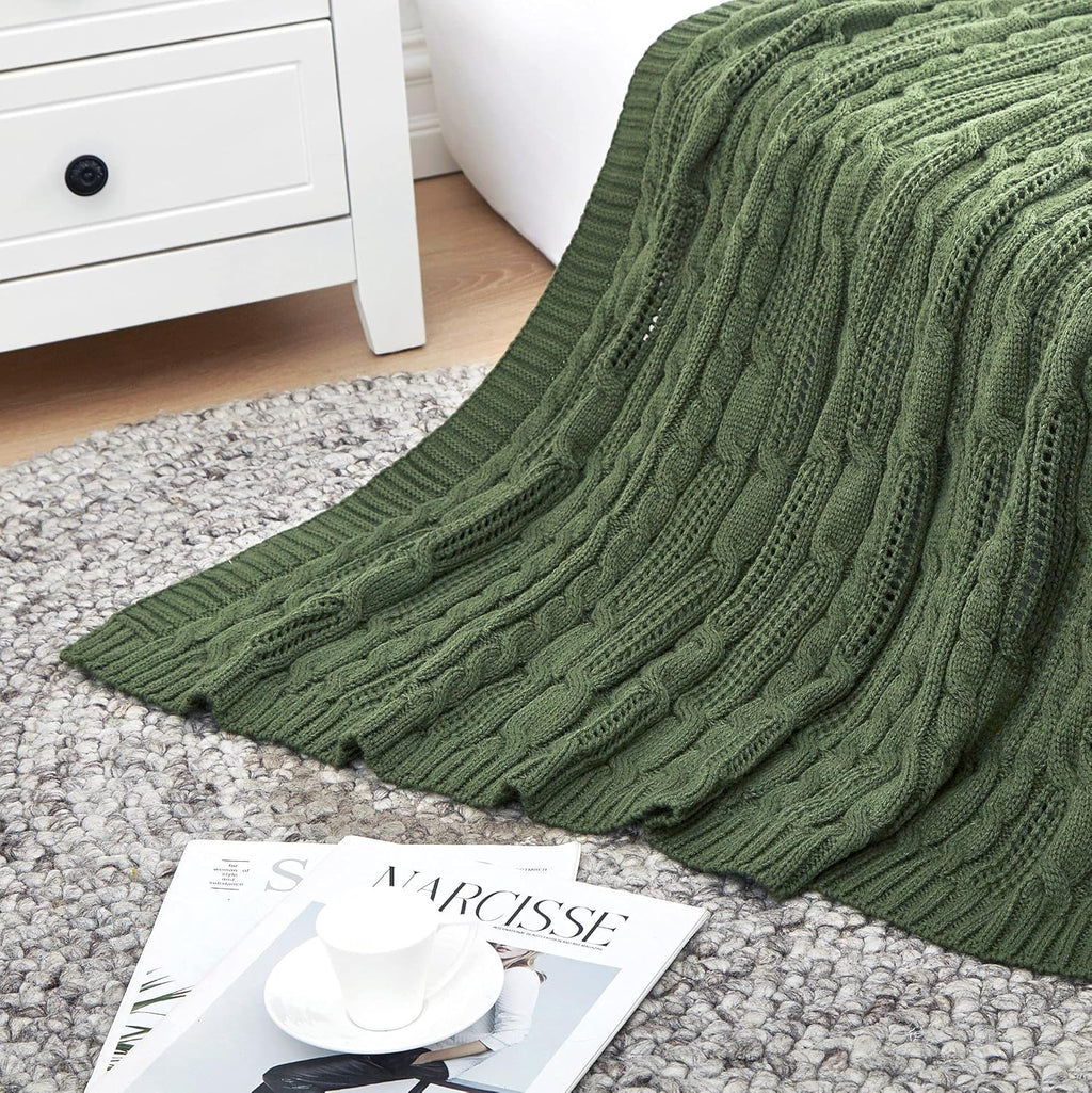 Aormenzy Cable Knit Throw Blankets 50 x 60 Inches, Soft Cozy and Lightweight Knitted Blanket, Machine Washable Acrylic Blanket, Decorative Throw Blanket for Couch Sofa Bed, Forest Green