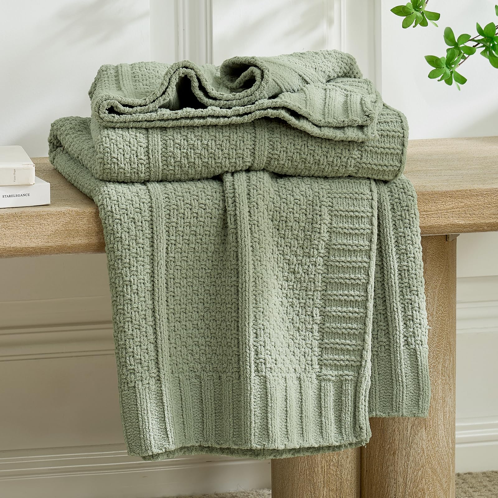 Amélie Home Premium Chenille Throw Blanket, Soft Cozy Luxury Two-Tone Knit Blanket for Couch, Sofa, Chair, Home Decor, Blue & Ivory 50"x60"