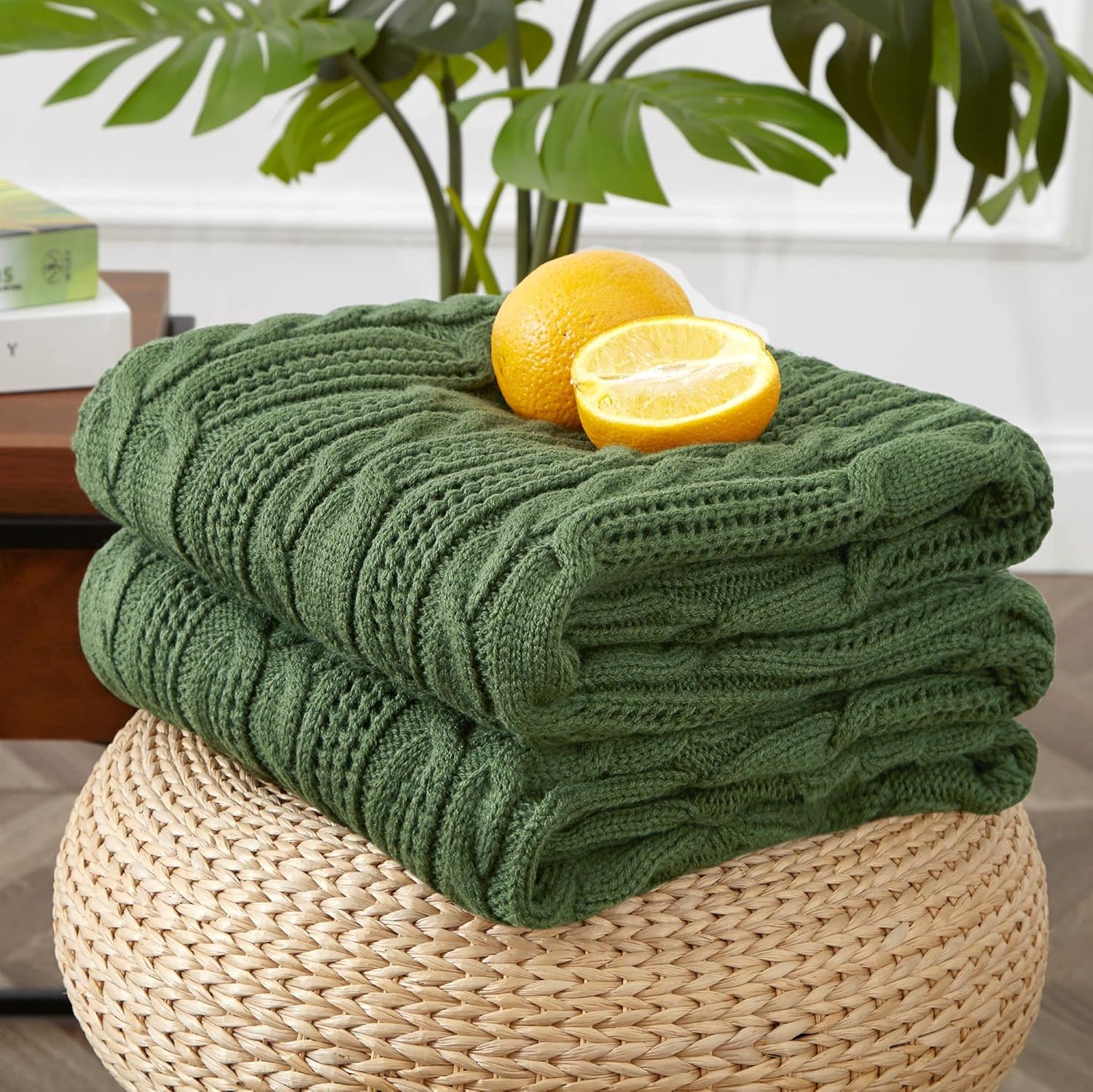Aormenzy Cable Knit Throw Blankets 50 x 60 Inches, Soft Cozy and Lightweight Knitted Blanket, Machine Washable Acrylic Blanket, Decorative Throw Blanket for Couch Sofa Bed, Forest Green